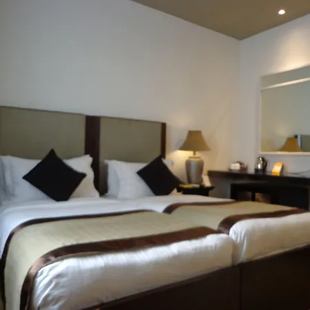 Earl'S Regent Hotel-3